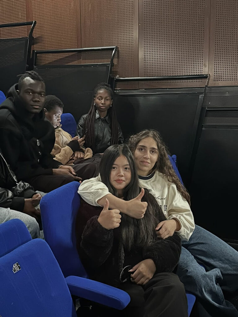 Spectacle " Ce qui nous traverse "